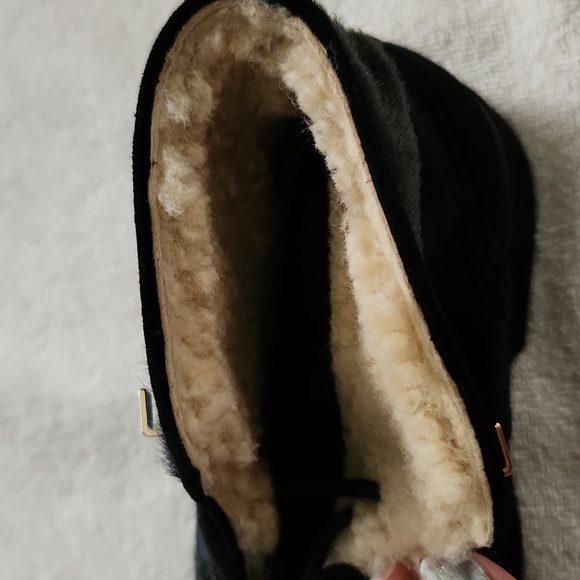 Chanel shearling platform combat boots with socks - Picture 4 of 7